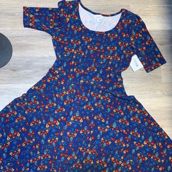LuLaRoe Dresses & Skirts - Lularoe XL Nicole dress